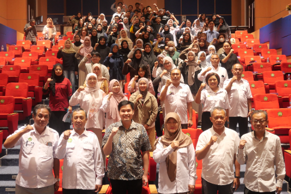 FMIPA UNMUL Gelar Kuliah Tamu Sustainable Energy Technologies dalam Program Diaspora Berdampak