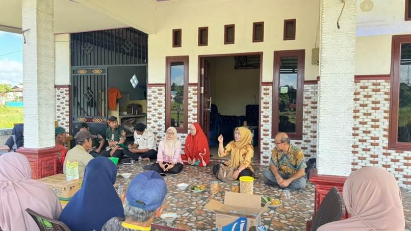 Kegiatan pengabdian masyarakat pengendalian hama tikus pada tanaman padi